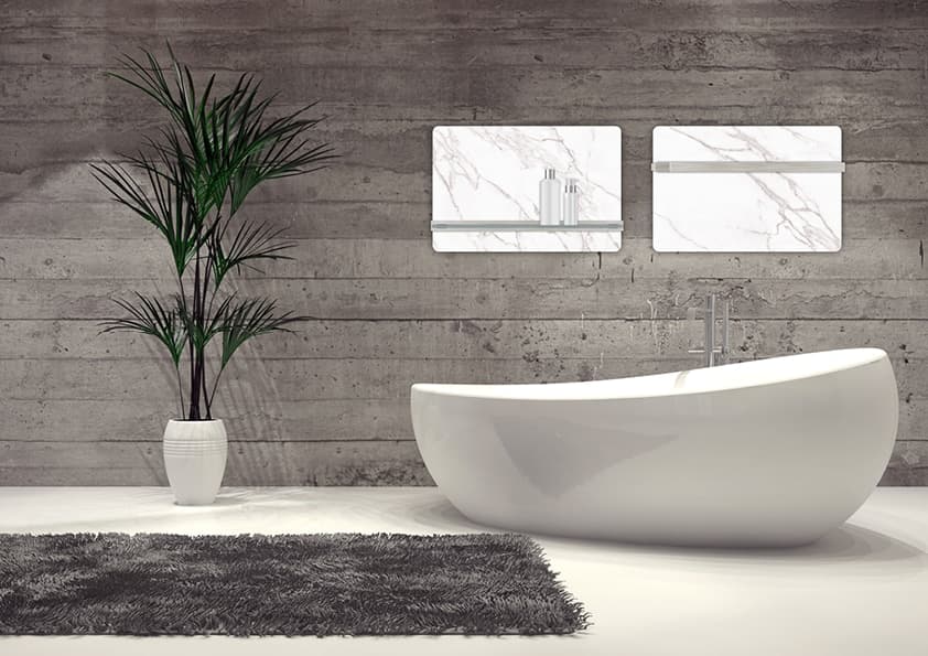 Modernes Badezimmer mit freistehender weißer Badewanne, Marmor-Wandspiegeln und grauer Betonoptik-Wandverkleidung