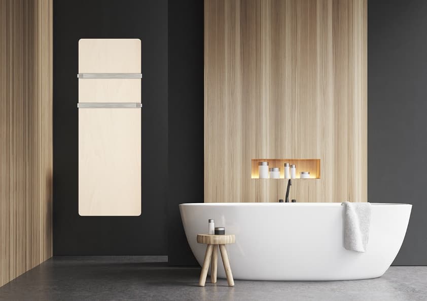 Modernes Badezimmer mit weißem Badheizkörper an schwarzer Wand, freistehender Wanne und Holzverkleidung