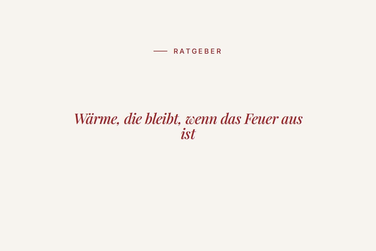 Schwarzer Kaminofen Hase Sila Plus in modernem Wohnzimmer mit Essbereich, Sitzgruppe und Tageslicht