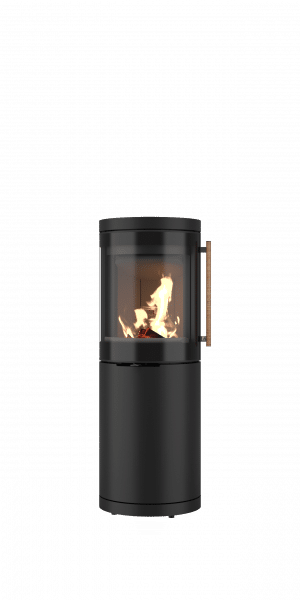 Moderne schwarze Kaminofen-Design mit brennendem Feuer.